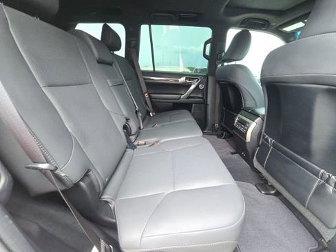 Used 2023 Lexus GX 460 Premium image 14