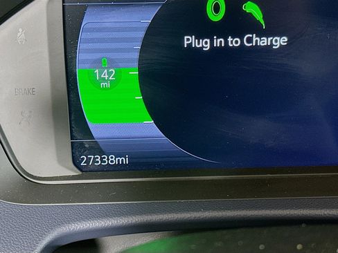 Used 2022 Chevrolet Bolt EUV Premier w/ Sun & Sound Package image 19