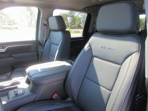 New 2026 GMC Sierra 3500 Denali w/ Denali Reserve Package image 14