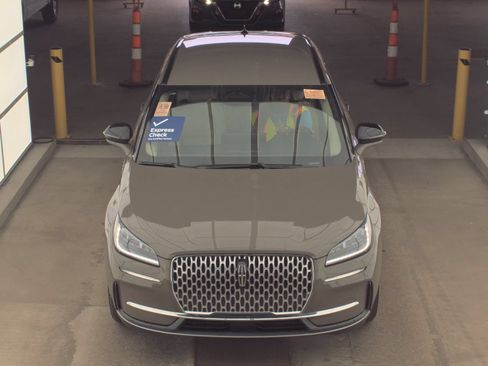 Used 2025 Lincoln Corsair AWD w/ Equipment Group 101A image 3