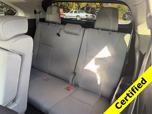 Used 2023 Toyota Highlander Platinum image 32