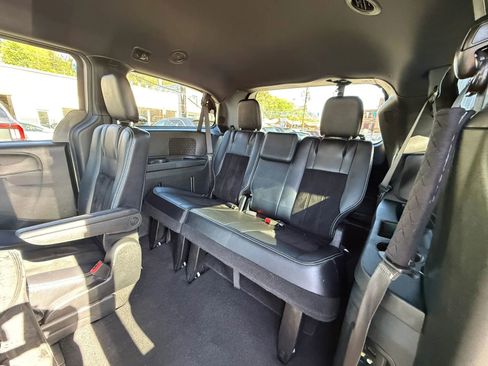 Used 2015 Dodge Grand Caravan SXT image 44