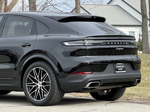 Certified 2024 Porsche Cayenne image 9