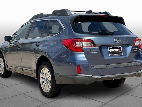 Used 2017 Subaru Outback 2.5i Premium image 11