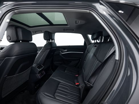 Used 2024 Audi Q8 e-tron Prestige w/ Prestige Package AWD/4WD image 17