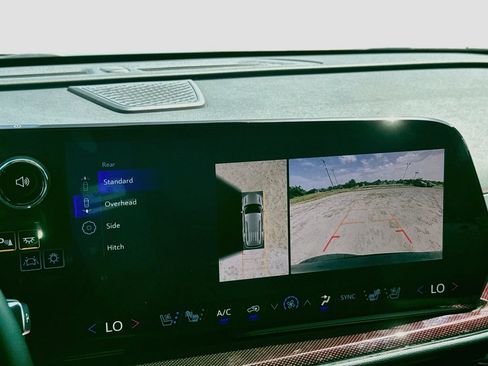 Used 2026 Chevrolet Traverse RS w/ LPO, Floor Liner Package FWD image 18
