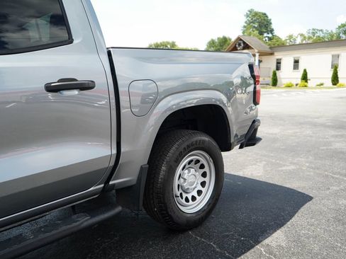 Used 2025 Chevrolet Colorado W/T RWD image 23
