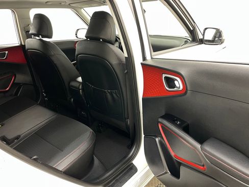 Used 2025 Kia Soul GT-Line FWD image 39