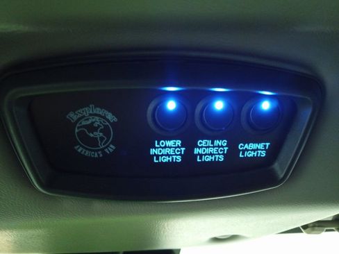 Used 2020 GMC Savana 2500 Extended w/ Enhanced Convenience Package image 38