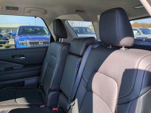 New 2025 Nissan Pathfinder SL image 29