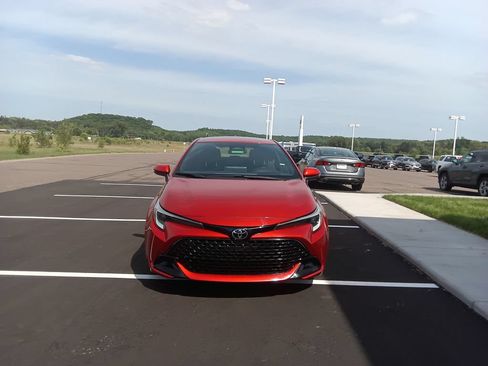 Used 2023 Toyota Corolla SE FWD image 4
