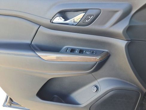 Used 2020 GMC Acadia SLE w/ Driver Convenience Package image 16