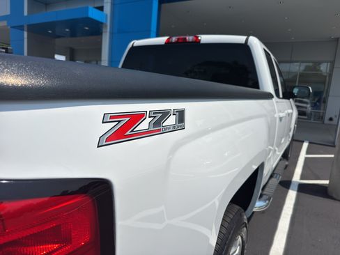 Used 2017 Chevrolet Silverado 1500 LT w/ Texas Edition AWD/4WD image 9