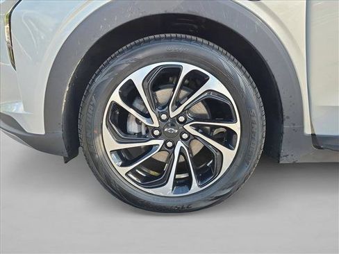 Used 2023 Chevrolet Bolt EUV Premier w/ Sun & Sound Package FWD image 26