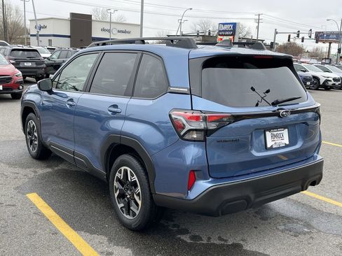 Used 2025 Subaru Forester Premium AWD/4WD image 5