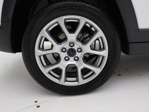 Used 2025 Jeep Compass Limited AWD/4WD image 9