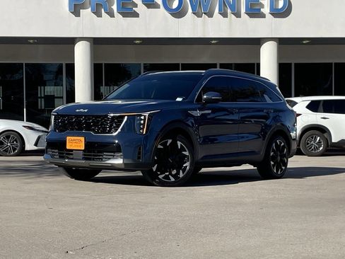 Used 2024 Kia Sorento EX w/ Panoramic Sunroof Package image 2