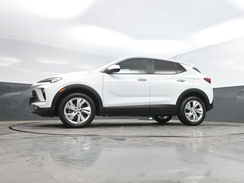 Used 2025 Buick Encore GX Preferred image 33