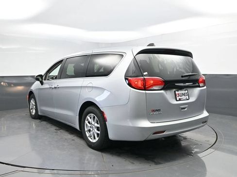 Used 2023 Chrysler Voyager LX FWD image 10