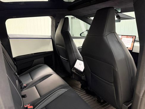 Used 2024 Tesla Cybertruck Cyberbeast AWD/4WD image 18