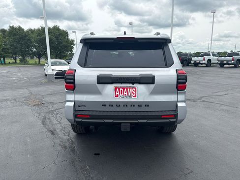 Certified 2025 Toyota 4Runner SR5 AWD/4WD image 7