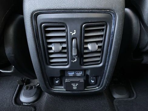 Used 2020 Jeep Grand Cherokee Limited w/ Luxury Group II image 28