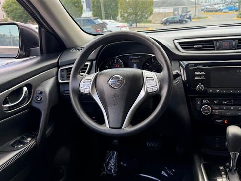 Used 2016 Nissan Rogue SV AWD/4WD image 25