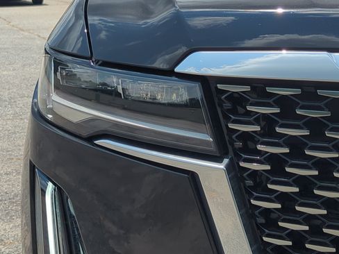 Used 2024 Cadillac Escalade Premium Luxury w/ Performance Package AWD/4WD image 8