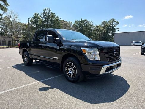 Certified 2023 Nissan Titan SV w/ SV Convenience Package AWD/4WD image 4