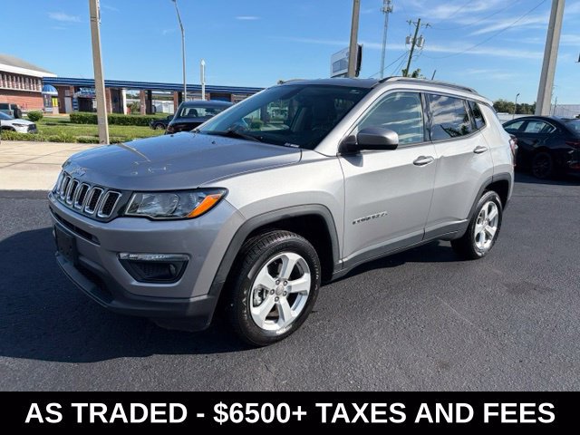 Used 2018 Jeep Compass Latitude w/ Popular Equipment Group AWD/4WD image 3