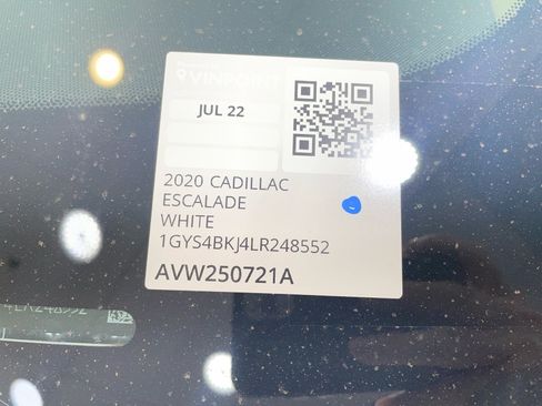 Used 2020 Cadillac Escalade Luxury w/ LPO, Radiant Package AWD/4WD image 25