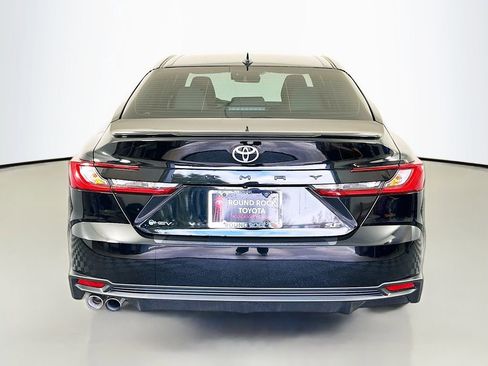 Used 2025 Toyota Camry SE image 6