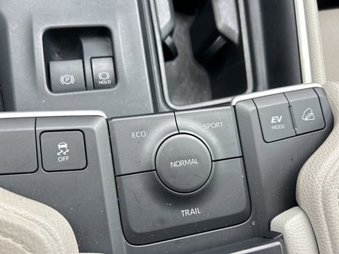 Used 2024 Toyota Grand Highlander Limited image 25