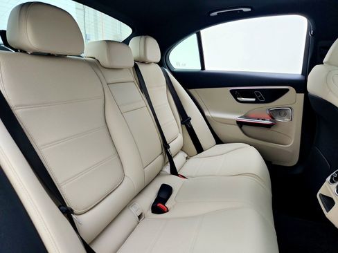 Used 2025 Mercedes-Benz C 300 Sedan image 23