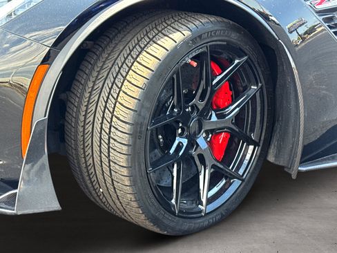 Used 2016 Chevrolet Corvette Z06 w/ 3LZ Preferred Equipment Group RWD image 24
