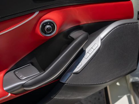 Used 2023 Ferrari Portofino M RWD image 29