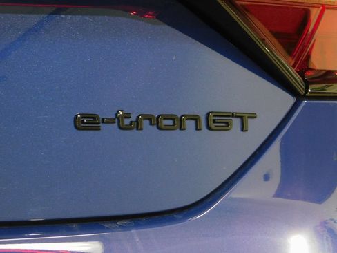 Used 2022 Audi RS e-tron GT AWD/4WD image 88