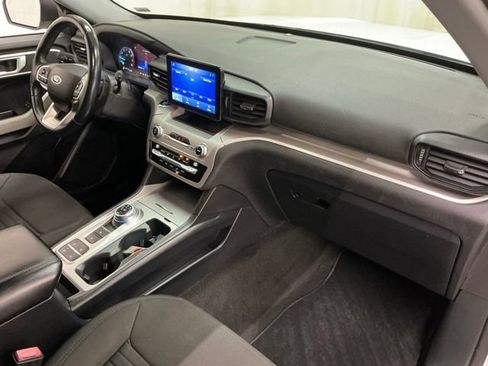 Used 2020 Ford Explorer XLT RWD image 17