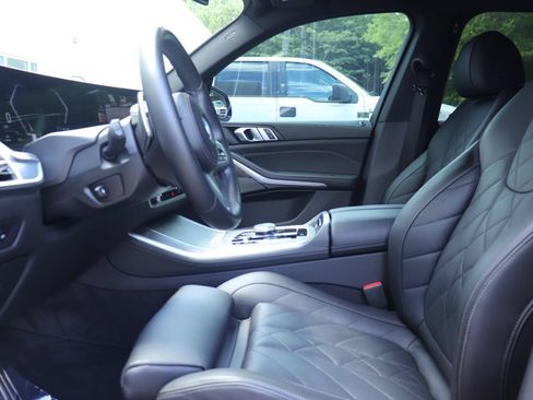 Used 2024 BMW X5 sDrive40i w/ M Sport Package RWD image 10
