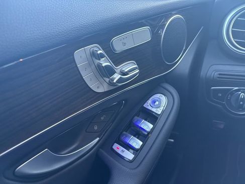 Used 2021 Mercedes-Benz GLC 300 4MATIC image 13