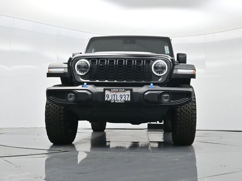Used 2024 Jeep Wrangler Unlimited image 45