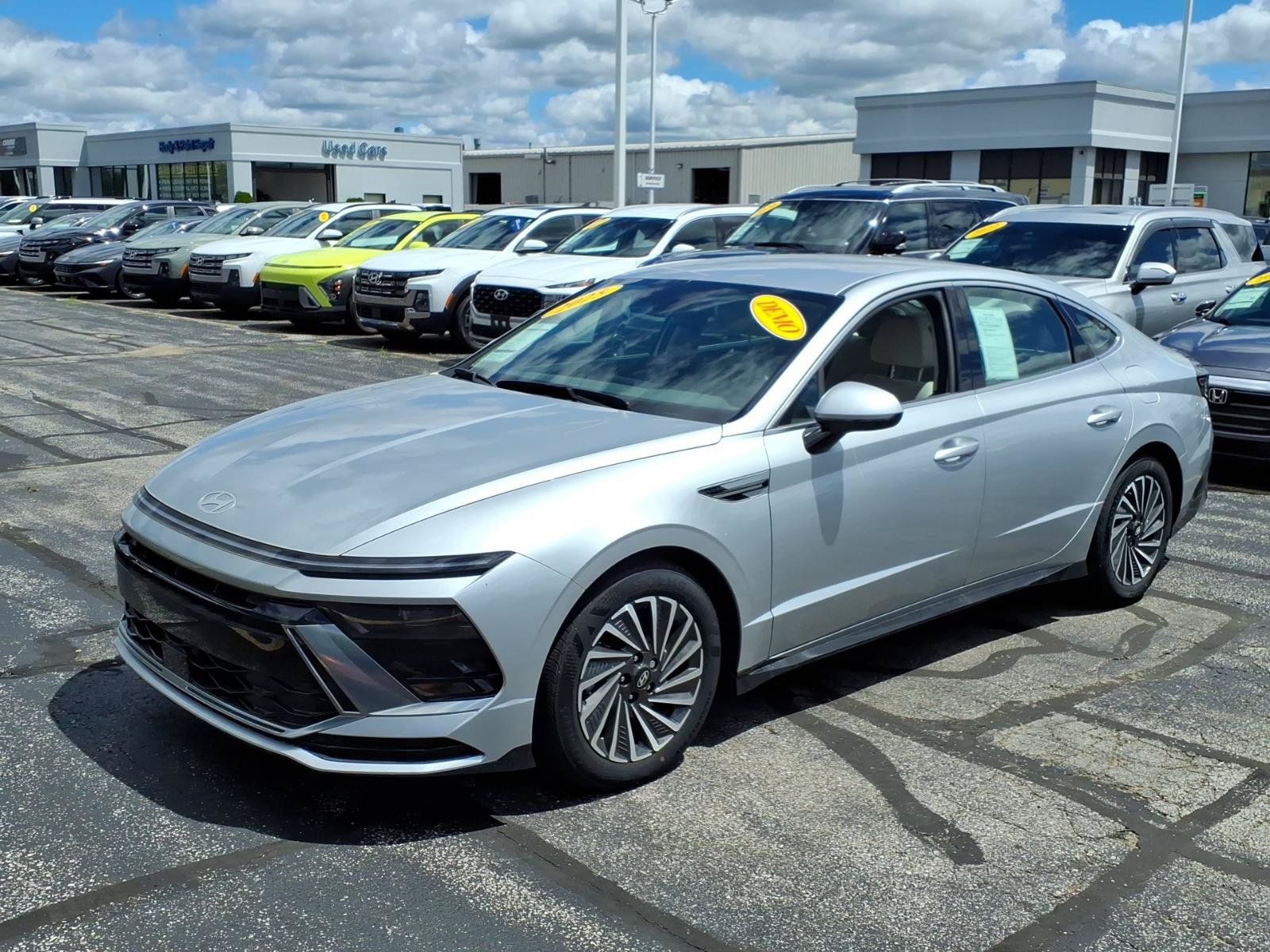New 2025 Hyundai Sonata SEL FWD image 3