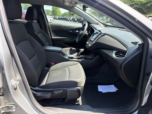 Used 2024 Chevrolet Malibu LT FWD image 11