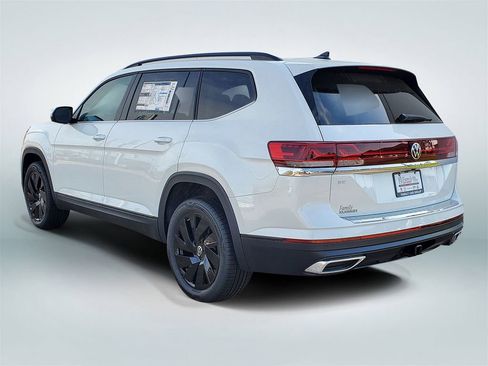 New 2026 Volkswagen Atlas SE FWD image 4