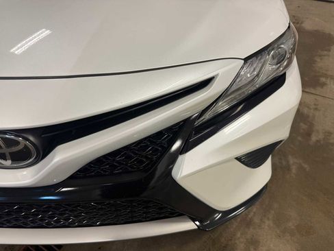 Used 2019 Toyota Camry XSE w/ Navigation Package FWD image 5