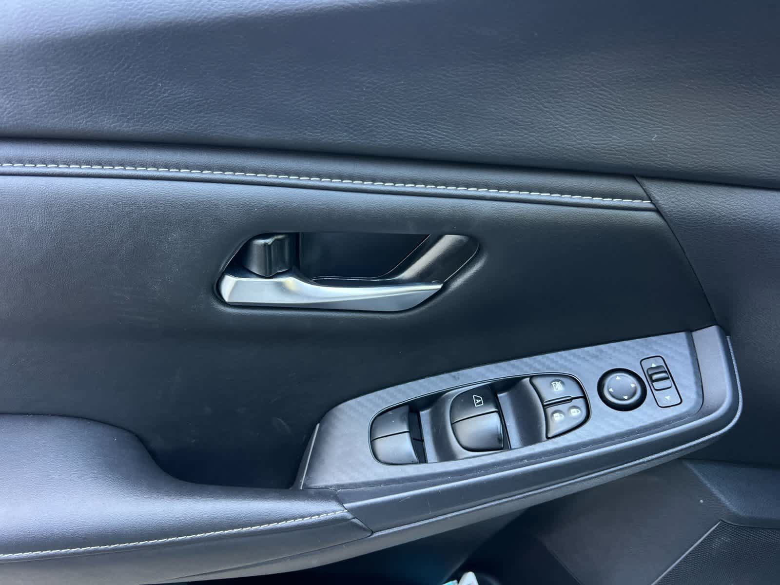 Used 2025 Nissan Sentra SV FWD image 13