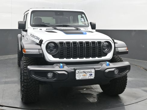 Used 2024 Jeep Wrangler Unlimited Rubicon 4xe image 3