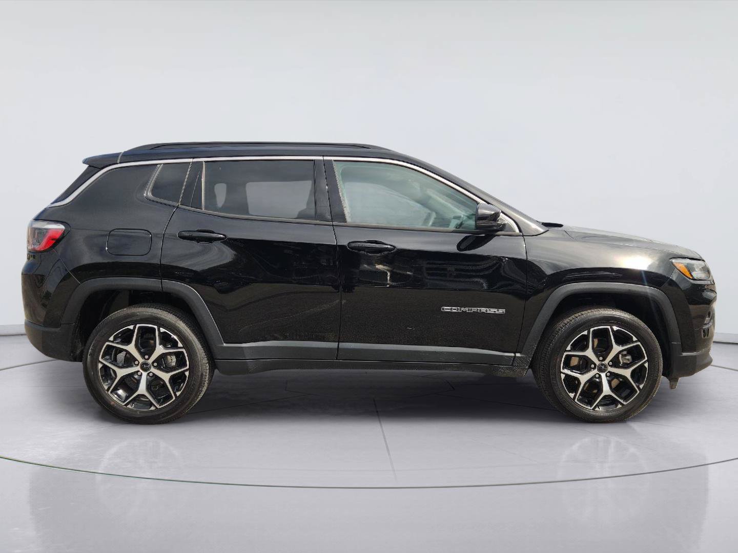 Used 2025 Jeep Compass Limited AWD/4WD image 4