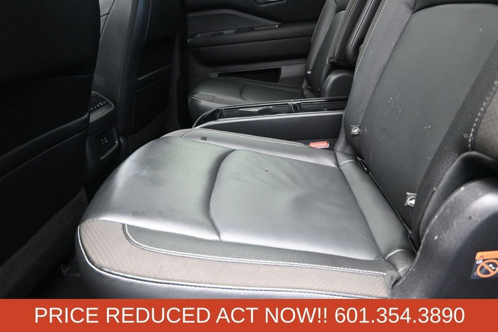 Used 2023 Nissan Pathfinder SL w/ SL Premium Package FWD image 16