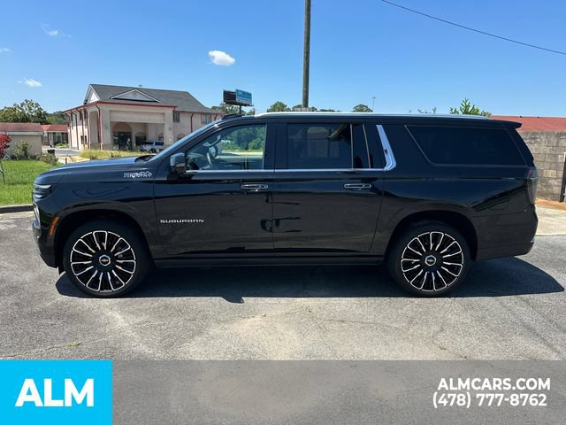 Used 2025 Chevrolet Suburban High Country AWD/4WD image 9